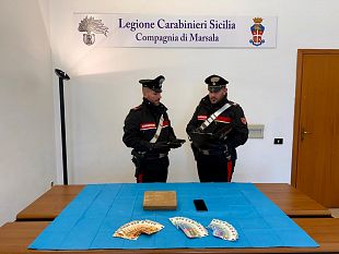 sfreccia-con-lauto-davanti-ad-un-posto-di-blocco-fermato-dai-carabinieri-con-1-kg-di-cocaina