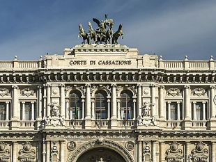 cassazione-il-caso-alcamo-che-riscrive-loltraggio-a-pubblico-ufficiale