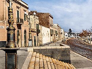 mazara-il-lungomare-mazzinihopps-negli-anni-50-luogo-sospeso-fra-tradizione-agricola-e-nascente-marineria