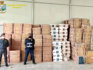 mazara/contrabbando-di-sigarette-base-a-mazara-scatta-operazione-blue-wave