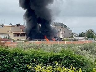 partanna/partanna-a-fuoco-tre-mezzi-agricoli