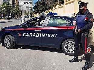 trapani/trapani-ruba-un-furgone-scappa-ma-dimentica-portafogli-e-documenti-allinterno