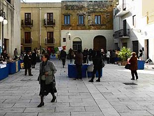 mazara-nella-piazzetta-immacolata-degustazione-di-cuccia-organizzata-dalla-pro-loco