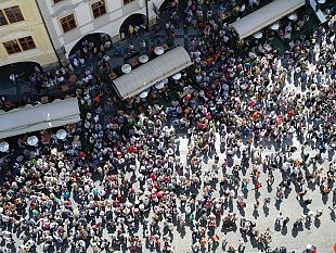 castelvetrano-troppi-gli-assembramenti-e-pochi-i-controlli-i-cittadini-non-ci-stanno-2