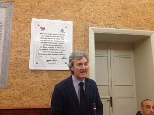 per-qualche-lapide-in-piu-il-sindaco-di-girolamo-torna-in-consiglio-e-difende-la-sua-giunta-ed-il-monumento-ai-mille