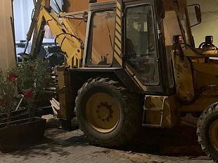 rapinano-banca-con-escavatore-colpo-fallito