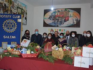 vita-cesti-natalizi-a-40-famiglie-con-la-raccolta-promossa-dal-rotary-club-salemi