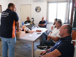 mazara/mm-costruzioni-srl-salute-e-sicurezza-sul-lavoro-installato-defibrillatore-in-azienda-e-corsi-per-i-dipendenti