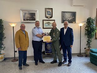 rotary-club-marsala-e-aeronautica-militare-insieme-per-la-tutela-delle-api-e-dellambiente