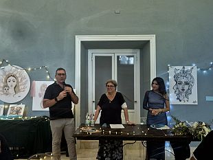 castellammare-inaugurata-la-mostra-di-pittura-i-fiori-del-mare-di-marlene-leoncino