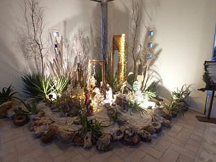 mazara-nella-parrocchia-san-lorenzo-inaugurato-il-presepe-ispirato-al-giubileo