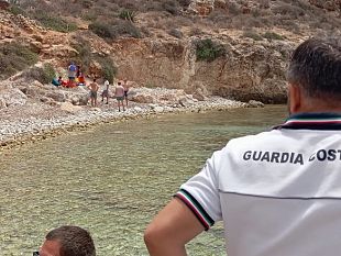 trapani/altro-fine-settimana-infuocato-per-la-guardia-costiera-di-trapani