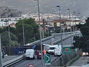 tir-si-ribalta-sulla-a29-disagi-alla-circolazione