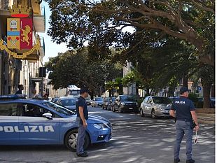 la-polizia-arresta-un-giovane-gambiano-che-spacciava-nel-sistema-delle-piazze