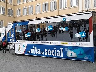 un-tour-itinerante-di-47-tappe-sul-territorio-nazionale-della-polizia-di-statouna-vita-da-social-arriva-in-provincia