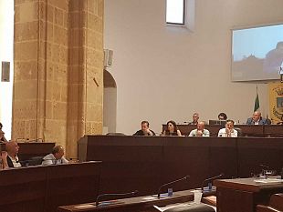 mazara-consiglio-comunale-giallo-su-adunanza-segreta-e-polemiche-sullospedale-ajello-finita-la-luna-di-miele