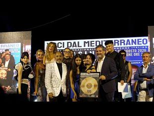 mazara/petrosino-gran-finale-per-voci-dal-mediterraneo-musica-talenti-e-premi-protagonisti-sul-palco