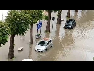 video-mazara-pioggia-incessante-ancora-disagi-sul-lungomare