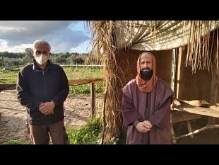 al-villaggio-di-betlemme-anche-il-maestro-liutaio-roberto-danna