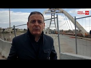 lavori-ponte-fiume-arena-quinci-solo-una-piccola-squadra-di-4-operai