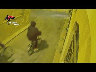 incendio-in-pescheria-a-marsala-ecco-i-video-dei-presunti-autori