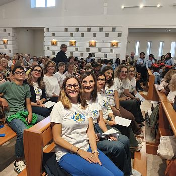/images/0/7/07-chiesa-san-pietro-celebrazione-avvio-parroco-don-fiorino-4-04102025.jfif