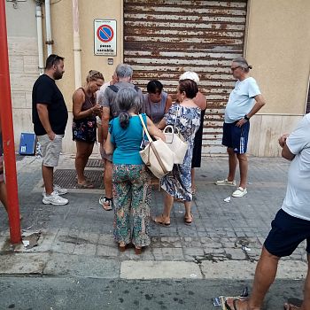 /images/0/8/08-petizione-acqua-3.jpg