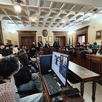 /images/1/9/19-liceali1.jpg