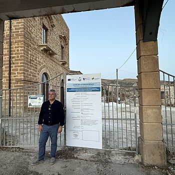 /images/2/4/24-sindaco-carmelo-palermo-ingresso-poggioreale-vecchia.jpg