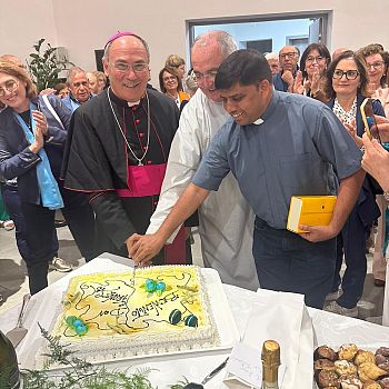 /images/2/8/28-chiesa-san-pietro-celebrazione-avvio-parroco-don-fiorino-6-04102025.jfif