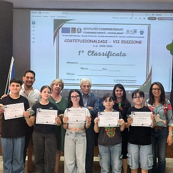 /images/3/2/32-classe-vincitrice-scuola-media-1.jpg