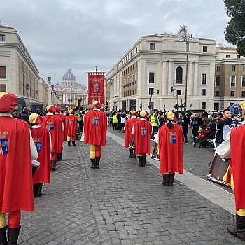 /images/5/0/50-corteo-roma3.jpg