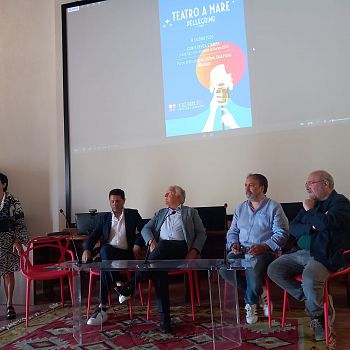 /images/5/6/56-conferenza-stampa---anna-occhipinti---salvatore-agate---benedetto-renda---gregorio-caimi---salvatore-sinatra.jpg