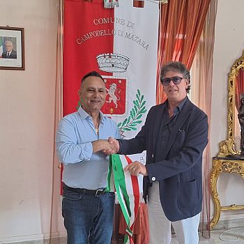 /images/6/4/64-passaggio-di-consegne-cast-mang.jpg