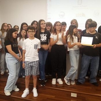 /images/7/0/70-concorso-premio-scuola-nosengo-di-petrosino.jpg