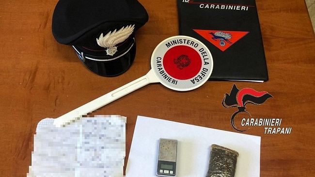 Favignana. Arrestato dai Carabinieri spacciatore palermitano in trasferta