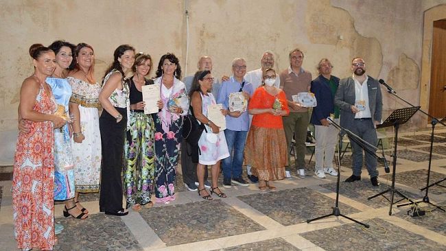 Concorso nazionale di poesia Skenè: Vincono testi che inneggiano i diritti umani