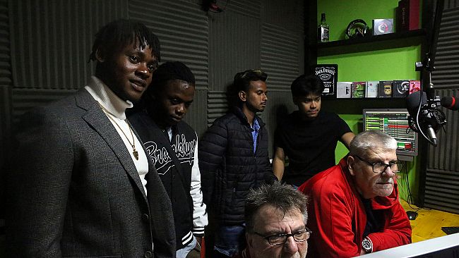 Badia Grande, ieri su Zakradio migranti on air per parlare delle loro mamme