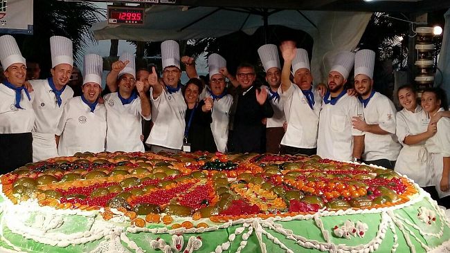 A Blue Sea Land il record della cassata più grande del mondo.