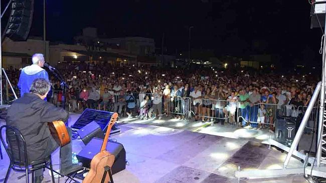 “Petrosino Estate 2017”: migliaia di persone ieri sera al concerto di Vecchioni in piazza Biscione