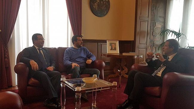 Matteo Salvini a Palermo incontra Nello Musumeci e non mancano le contestazioni….