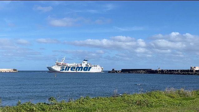 Pantelleria, traghetto Laurana in servizio sulla tratta Trapani–Pantelleria
