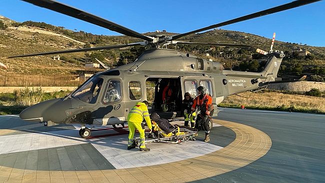 Trapani, Aeronautica Militare, Soccorso aereo: in salvo un uomo di 38 anni colpito da malore