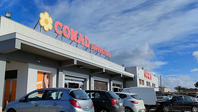 Mazara, furto con scasso al Conad Superstore di via Bessarione