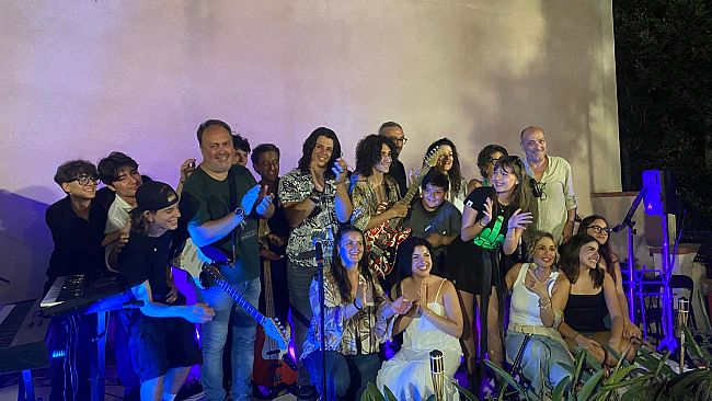 marsala-per-la-festa-della-musica-lofficina-artistica-carpe-diem-porta-in-scena-60-artisti-di-ogni-eta