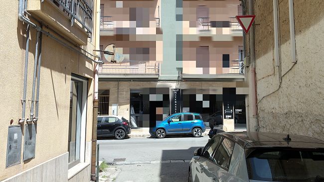 Alcamo, cartello stradale mancante in via Colaianni e rischio incidenti in corso dei Mille