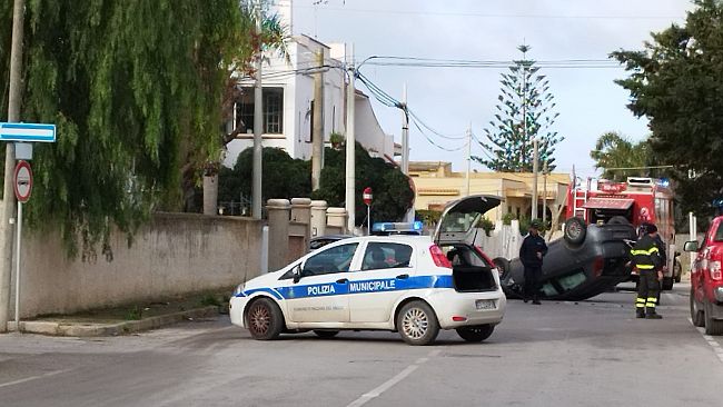 Mazara, incidente, tragedia sfiorata in via Bessarione. Coinvolte una mamma e una neonata