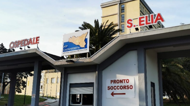 Caltanissetta, ospedale Sant’Elia: tanti trasferimenti di pazienti covid