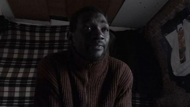 Il campo degli invisibili, 60 uomini cercano casa