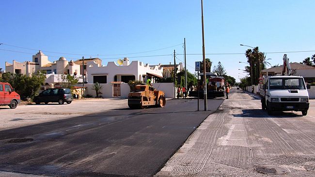 Marsala, avviati i lavori per asfaltare la zona dei Lidi nel versante sud a seguito della posa della rete fognaria